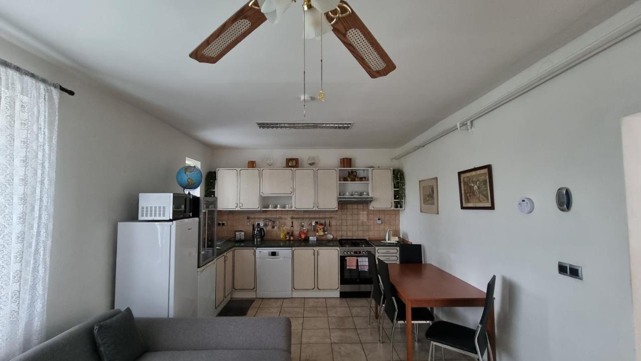 Apartman Modre Z Nebe Nemcicky  Экстерьер фото