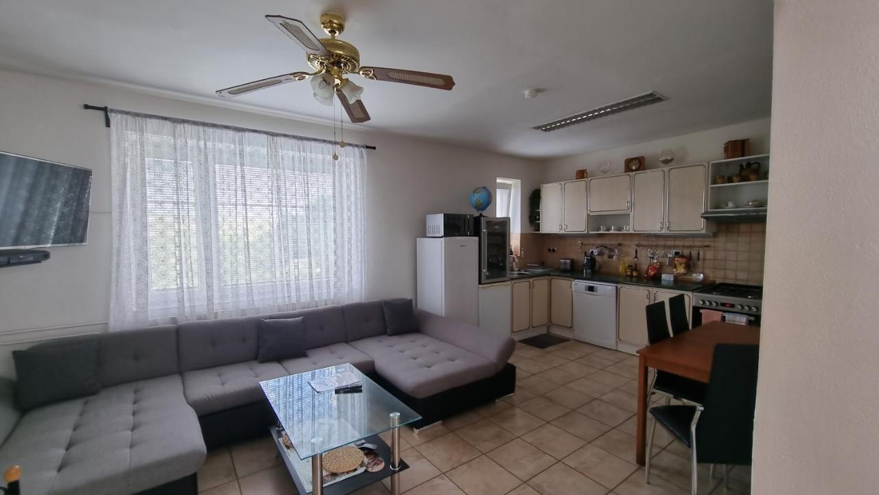 Apartman Modre Z Nebe Nemcicky  Экстерьер фото